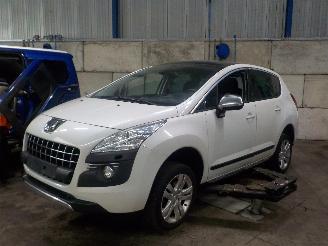 Salvage car Peugeot 3008 3008 I (0U/HU) MPV 1.6 16V THP 155 (EP6CDT(5FV)) [115kW]  (06-2009/08-=
2016) 2011