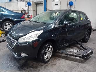 Auto da rottamare Peugeot 208 208 I (CA/CC/CK/CL) Hatchback 1.0 Vti 12V PureTech (EB0(ZMZ)) [50kW]  =
(03-2012/12-2019) 2012