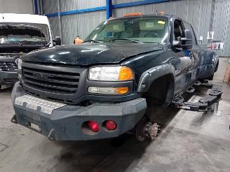 Vrakbiler auto GMC Sierra Sierra Pick-up 6.6 V8 TD 32V 3500 Crew Cab (DURAMAX_6600) [224kW]  (09=
-2000/12-2004) 2004