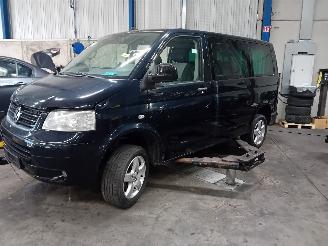 Coche siniestrado Volkswagen Multivan Multivan T5 (7E/7HC/7HF/7HM) MPV 2.5 TDi (BNZ) [96kW]  (04-2003/11-200=
9) 2007