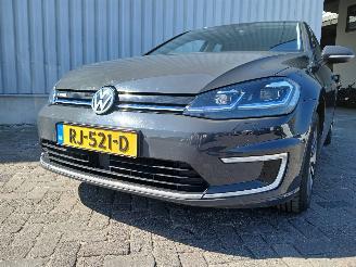 krockskadad bil auto Volkswagen Golf Golf VII (AUA) Hatchback e-Golf (EAZA) [100kW]  (12-2016/01-2021) 2017/11