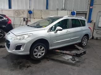 Vrakbiler auto Peugeot 308 308 SW (4E/H) Combi 5-drs 1.6 HDiF 16V (DV6C(9HD)) [84kW]  (03-2013/10=
-2014) 2013