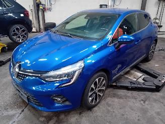 Salvage car Renault Clio Clio V (RJAB) Hatchback 5-drs 1.3 TCe 130 16V (H5H-470(H5H-B4)) [96kW]=
  (06-2019/...) 2020