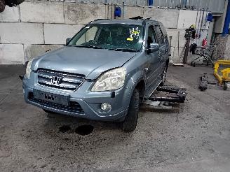 Coche siniestrado Honda Cr-v CR-V (RD5/6/7/8) SUV 2.0i 16V VTEC (K20A4) [110kW]  (09-2001/03-2007) 2005