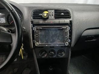 Volkswagen Polo Polo V (6R) Hatchback 1.2 12V BlueMotion Technology (CGPA(Euro 5)) [51=
kW]  (06-2009/05-2014) picture 20