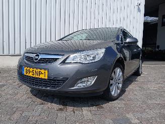 Coche accidentado Opel Astra Astra J Sports Tourer (PD8/PE8/PF8) Combi 1.4 16V ecoFLEX (A14XER(Euro=
 5)) [74kW]  (10-2010/10-2015) 2011/10