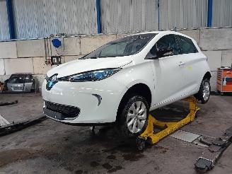 Coche siniestrado Renault Zoé Zoé (AG) Hatchback 5-drs 46kW (5AQ-601) [46kW]  (06-2012/...) 2015