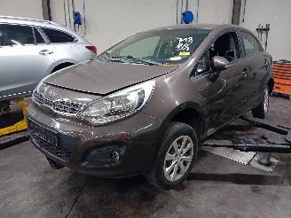 Vrakbiler auto Kia Rio Rio III (UB) Hatchback 1.2 CVVT 16V (G4LA5) [63kW]  (09-2011/12-2017) 2011