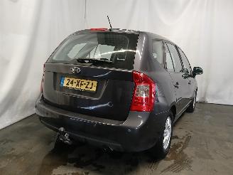 Kia Carens Carens III (FG) MPV 2.0i CVVT 16V (G4KA) [106kW]  (09-2006/06-2013) picture 5