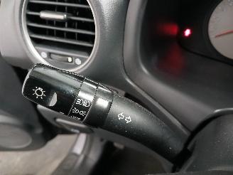 Kia Carens Carens III (FG) MPV 2.0i CVVT 16V (G4KA) [106kW]  (09-2006/06-2013) picture 15