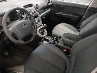 Kia Carens Carens III (FG) MPV 2.0i CVVT 16V (G4KA) [106kW]  (09-2006/06-2013) picture 13