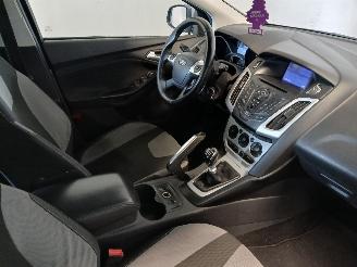 Ford Focus Focus 3 Wagon Combi 1.6 TDCi 115 (T1DB(Euro 5)) [85kW]  (05-2011/05-20=
18) picture 8