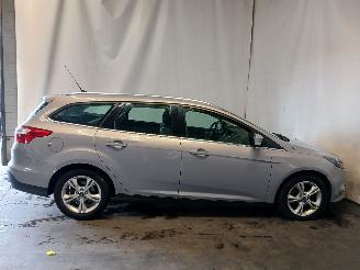 Ford Focus Focus 3 Wagon Combi 1.6 TDCi 115 (T1DB(Euro 5)) [85kW]  (05-2011/05-20=
18) picture 6