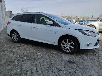 Ford Focus Focus 3 Wagon Combi 1.0 Ti-VCT EcoBoost 12V 125 (M1DA(Euro 5)) [92kW] =
 (02-2012/05-2018) picture 5