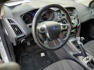 Ford Focus Focus 3 Wagon Combi 1.0 Ti-VCT EcoBoost 12V 125 (M1DA(Euro 5)) [92kW] =
 (02-2012/05-2018) picture 11