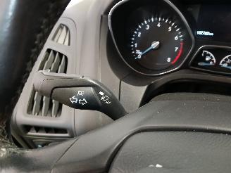 Ford Focus Focus 3 Wagon Combi 1.0 Ti-VCT EcoBoost 12V 125 (M1DD) [92kW]  (02-201=
2/05-2018) picture 16