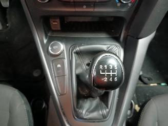 Ford Focus Focus 3 Wagon Combi 1.0 Ti-VCT EcoBoost 12V 125 (M1DD) [92kW]  (02-201=
2/05-2018) picture 21