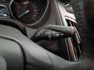 Ford Focus Focus 3 Wagon Combi 1.0 Ti-VCT EcoBoost 12V 125 (M1DD) [92kW]  (02-201=
2/05-2018) picture 18