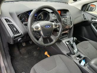 Ford Focus Focus 3 Wagon Combi 1.0 Ti-VCT EcoBoost 12V 125 (M1DA(Euro 5)) [92kW] =
 (02-2012/05-2018) picture 12