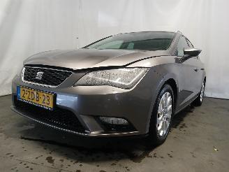 uszkodzony samochody osobowe Seat Leon Leon ST (5FF) Combi 5-drs 1.6 TDI 16V (CRKB) [81kW]  (09-2013/08-2020)= 2014/12
