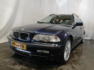 Auto incidentate BMW 3-serie 3 serie Touring (E46/3) Combi 330i 24V (M54-B30(306S3)) [170kW]  (06-2=
000/09-2005) 2002/5