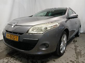Auto incidentate Renault Mégane Megane III Grandtour (KZ) Combi 5-drs 1.4 16V TCe 130 (H4J-700(H4J-A7)=
) [96kW]  (05-2009/02-2016) 2009/11