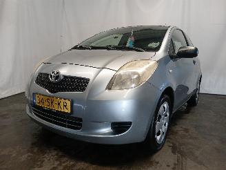 Vaurioauto  passenger cars Toyota Yaris Yaris II (P9) Hatchback 1.0 12V VVT-i (1KR-FE) [51kW]  (08-2005/12-201=
1) 2006/2
