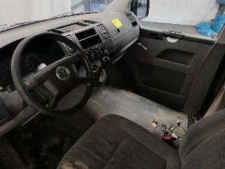 Volkswagen Transporter Transporter T5 Van 1.9 TDi (BRR) [62kW]  (01-2006/11-2009) picture 12