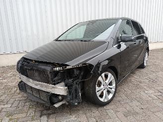 Schadeauto Mercedes B-klasse B (W246) Hatchback 2.1 B-200 CDI BlueEFFICIENCY, B-200d 16V (OM651.930=
(Euro 6)) [100kW]  (08-2014/12-2018) 2015/8