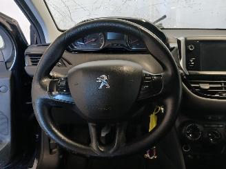 Peugeot 208 208 I (CA/CC/CK/CL) Hatchback 1.2 Vti 12V PureTech 82 (EB2F(HMZ)) [60k=
W]  (03-2012/12-2019) picture 17