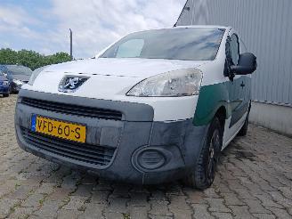 uszkodzony samochody osobowe Peugeot Partner Partner (GC/GF/GG/GJ/GK) Van 1.6 (TU5JP4B(NFR)) [66kW]  (04-2008/02-20=
12) 2009/3
