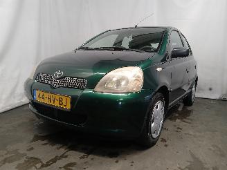 damaged passenger cars Toyota Yaris Yaris (P1) Hatchback 1.3 16V VVT-i (2SZFE) [63kW]  (08-1999/11-2005) 2002/1