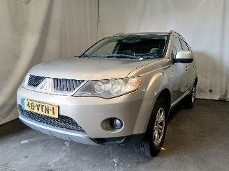 Vaurioauto  passenger cars Mitsubishi Outlander Outlander (CW) SUV 2.4 16V Mivec 4x2 (4B12) [125kW]  (11-2006/11-2012)= 2008/7