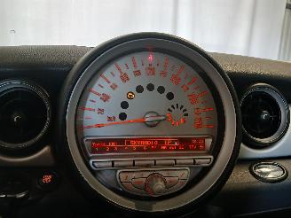 Mini Mini Mini (R56) Hatchback 1.6 16V Cooper (N12-B16A) [88kW]  (10-2006/02-201=
2) picture 19