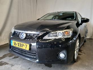 damaged passenger cars Lexus Ct CT 200h Hatchback 1.8 16V (2ZRFXE) [100kW]  (09-2011/...) 2012/5