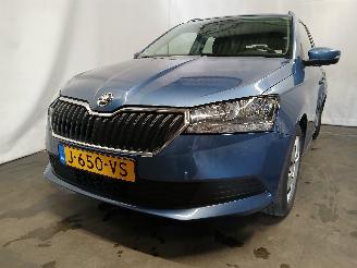 Voiture accidenté Skoda Fabia Fabia III Combi (NJ5) Combi 5-drs 1.0 TSI 12V (DKLD) [70kW]  (08-2014/=
12-2022) 2020/10