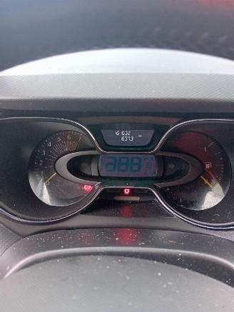 Renault Captur Captur (2R) SUV 0.9 Energy TCE 12V (H4B-400(H4B-A4)) [66kW]  (06-2013/=
=2E..) picture 2