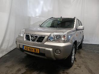 uszkodzony samochody osobowe Nissan X-Trail X-Trail (T30) SUV 2.0 16V 4x4 (QR20DE) [103kW]  (07-2001/01-2013) 2003/9