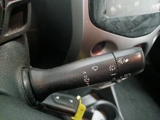 Peugeot 108 108 Hatchback 1.0 12V (1KRFE(CFB)) [51kW]  (05-2014/...) picture 15