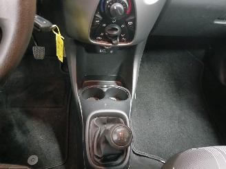 Peugeot 108 108 Hatchback 1.0 12V (1KRFE(CFB)) [51kW]  (05-2014/...) picture 17