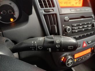 Kia Cee d Cee'd Sporty Wagon (EDF) Combi 1.4 16V (G4FA) [80kW]  (09-2007/12-2012=
) picture 15