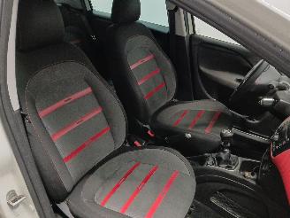 Fiat Punto Grande Punto (199) Hatchback 1.3 JTD Multijet 16V VGT (199.B.4000(Euro=
 5)) [62kW]  (04-2010/...) picture 9