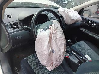 Nissan Pulsar Pulsar (C13) Hatchback 1.2 DIG-T 16V (HRA2DDT) [85kW]  (10-2014/...) picture 5