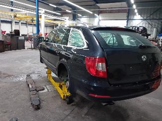 Skoda Superb Superb Combi (3TAC/TAF) Combi 2.0 TDI 16V (CFFB) [103kW]  (10-2009/05-=
2015) picture 4