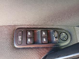 Peugeot 508 508 (8D) Sedan 2.0 HYbrid4 16V (DW10CTED4(RHC)) [147kW]  (11-2010/12-2=
018) picture 11