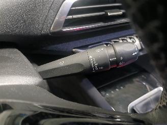 Peugeot 5008 5008 II (M4/MC/MJ/MR) MPV 1.2 12V e-THP PureTech 130 (EB2ADTS(HNS)) [9=
6kW]  (12-2016/12-2024) picture 16