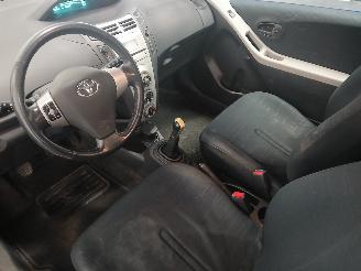 Toyota Yaris Yaris II (P9) Hatchback 1.3 16V VVT-i (2SZFE) [64kW]  (08-2005/11-2010=
) picture 12