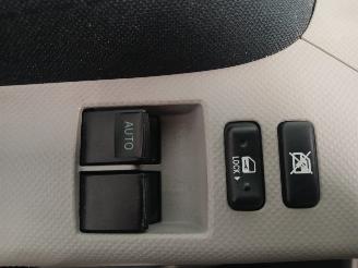 Toyota Yaris Yaris II (P9) Hatchback 1.3 16V VVT-i (2SZFE) [64kW]  (08-2005/11-2010=
) picture 13