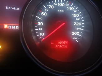Audi A8 A8 (D3) Sedan 4.2 V8 40V FSI Quattro (BVJ) [257kW]  (06-2006/07-2010) picture 2