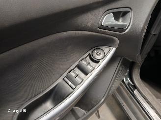 Ford Focus Focus 3 Hatchback 1.0 Ti-VCT EcoBoost 12V 100 (M2DA(Euro 5)) [74kW]  (=
02-2012/05-2018) picture 10